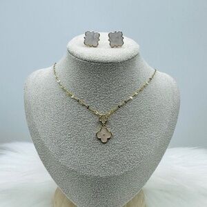 The Florals Bundle Set - Necklace & Chloe Studs Bundle